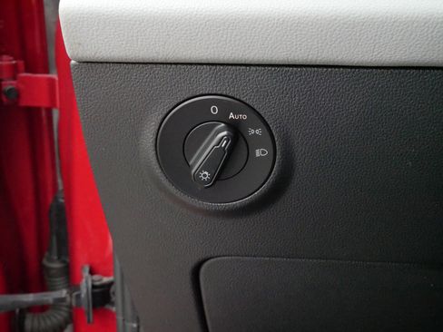 Used 2022 Volkswagen Taos SE image 27