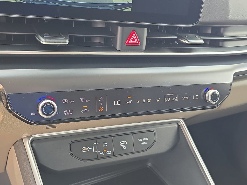 New 2026 Kia Carnival FWD image 24