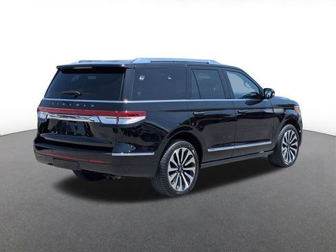 Used 2023 Lincoln Navigator Reserve AWD/4WD image 3