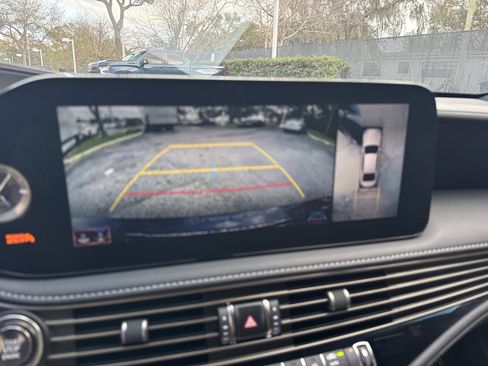 Used 2022 Lexus LS 500 w/ Interior Upgrade Package image 21