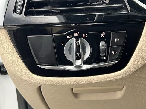 Used 2020 BMW 530i w/ Premium Package image 21