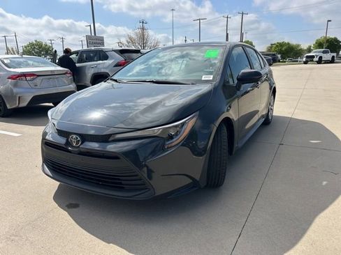 Used 2023 Toyota Corolla LE image 7