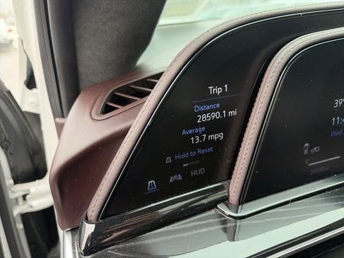 Used 2023 Cadillac Escalade ESV V w/ LPO, ONYX Package image 21