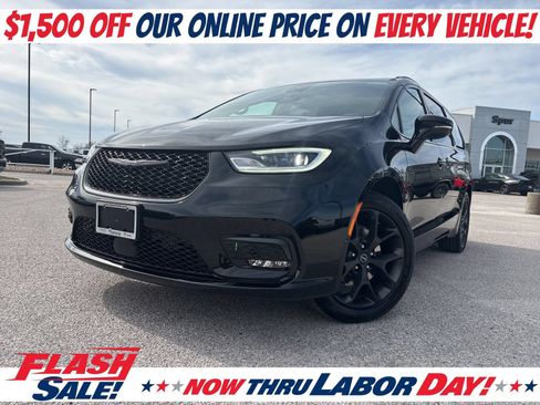 New 2026 Chrysler Pacifica Select w/ S Appearance Package FWD image 1
