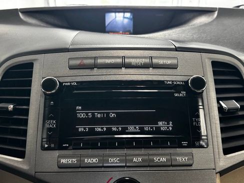 Used 2010 Toyota Venza FWD image 17