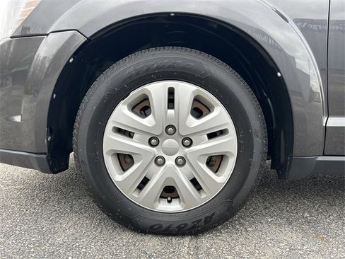 Used 2019 Dodge Journey SE w/ Premium Group image 10