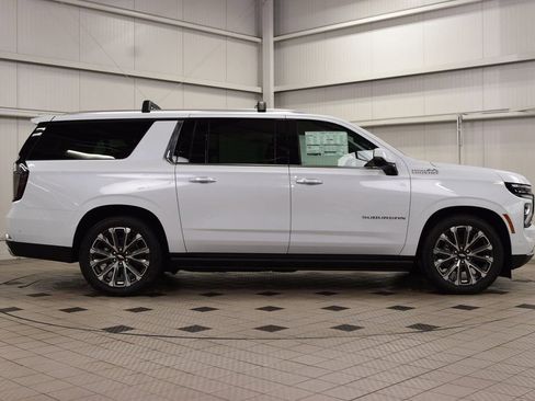 New 2026 Chevrolet Suburban High Country image 9