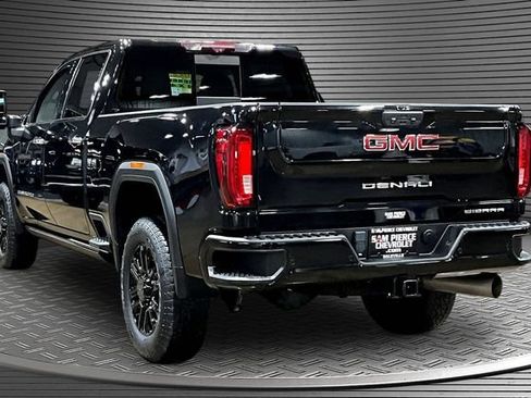 Used 2022 GMC Sierra 2500 Denali w/ Denali Black Diamond Edition AWD/4WD image 4