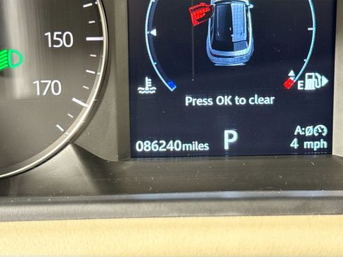 Used 2019 Land Rover Range Rover Velar S image 12