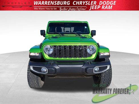 Used 2025 Jeep Gladiator Sport image 10