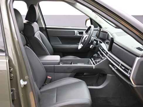 Used 2025 Hyundai Santa Fe SEL FWD image 35