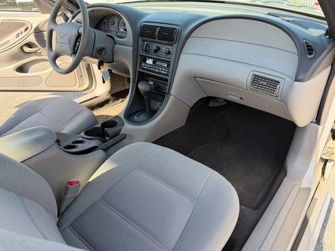 Used 2000 Ford Mustang Coupe RWD image 10