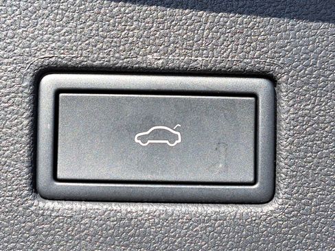 Certified 2024 Volkswagen Tiguan SEL R-Line image 13