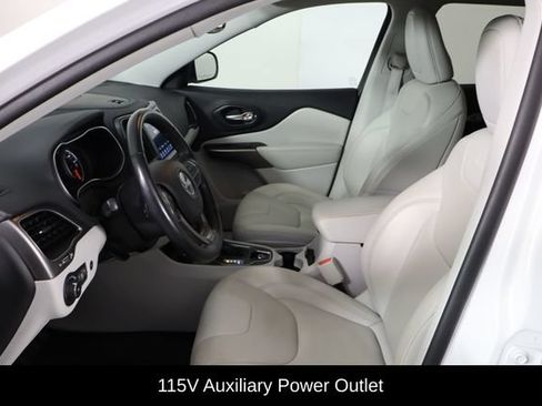 Used 2021 Jeep Cherokee Latitude Lux w/ Comfort/Convenience Group AWD/4WD image 14