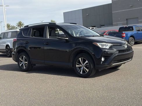 Used 2018 Toyota RAV4 XLE w/ Plus Extra Value Package FWD image 5