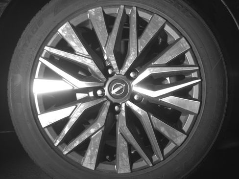 Used 2025 Nissan Altima 2.5 SV FWD image 13