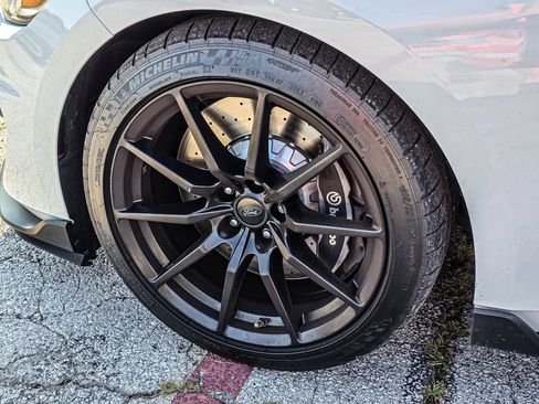 Used 2016 Ford Mustang Shelby GT350 w/ Technology Package RWD image 8