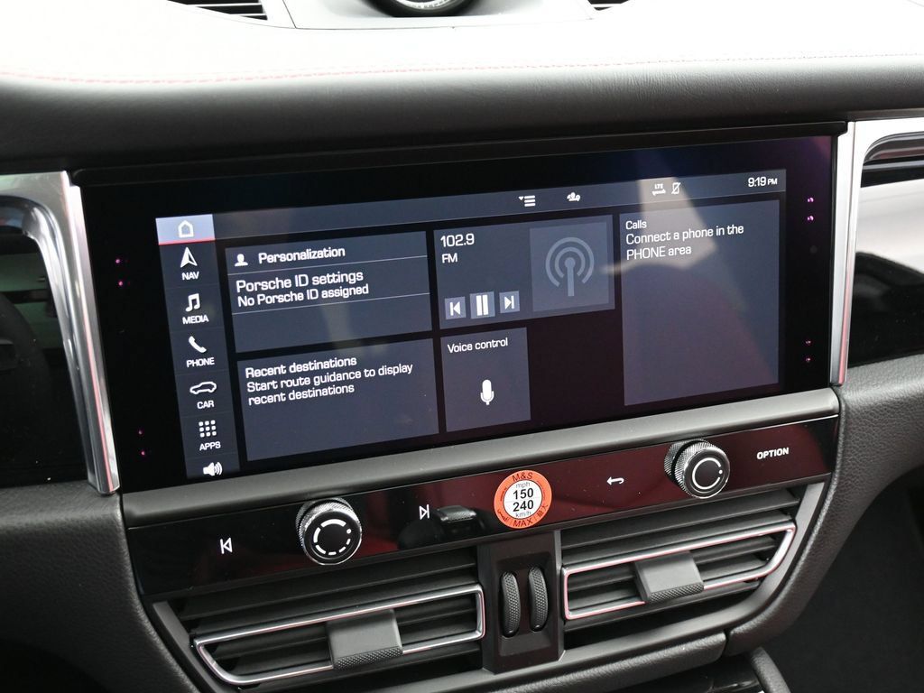 Certified 2026 Porsche Macan AWD/4WD image 21