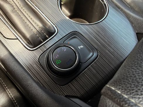 Used 2019 GMC Acadia SLT AWD/4WD image 20