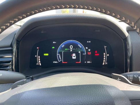 Used 2025 Toyota Camry SE w/ Convenience Package FWD image 20