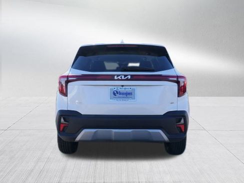 Used 2025 Kia Seltos LX image 4