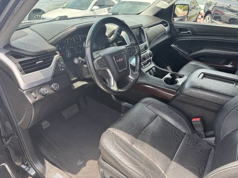 Used 2019 GMC Yukon XL SLT AWD/4WD image 7