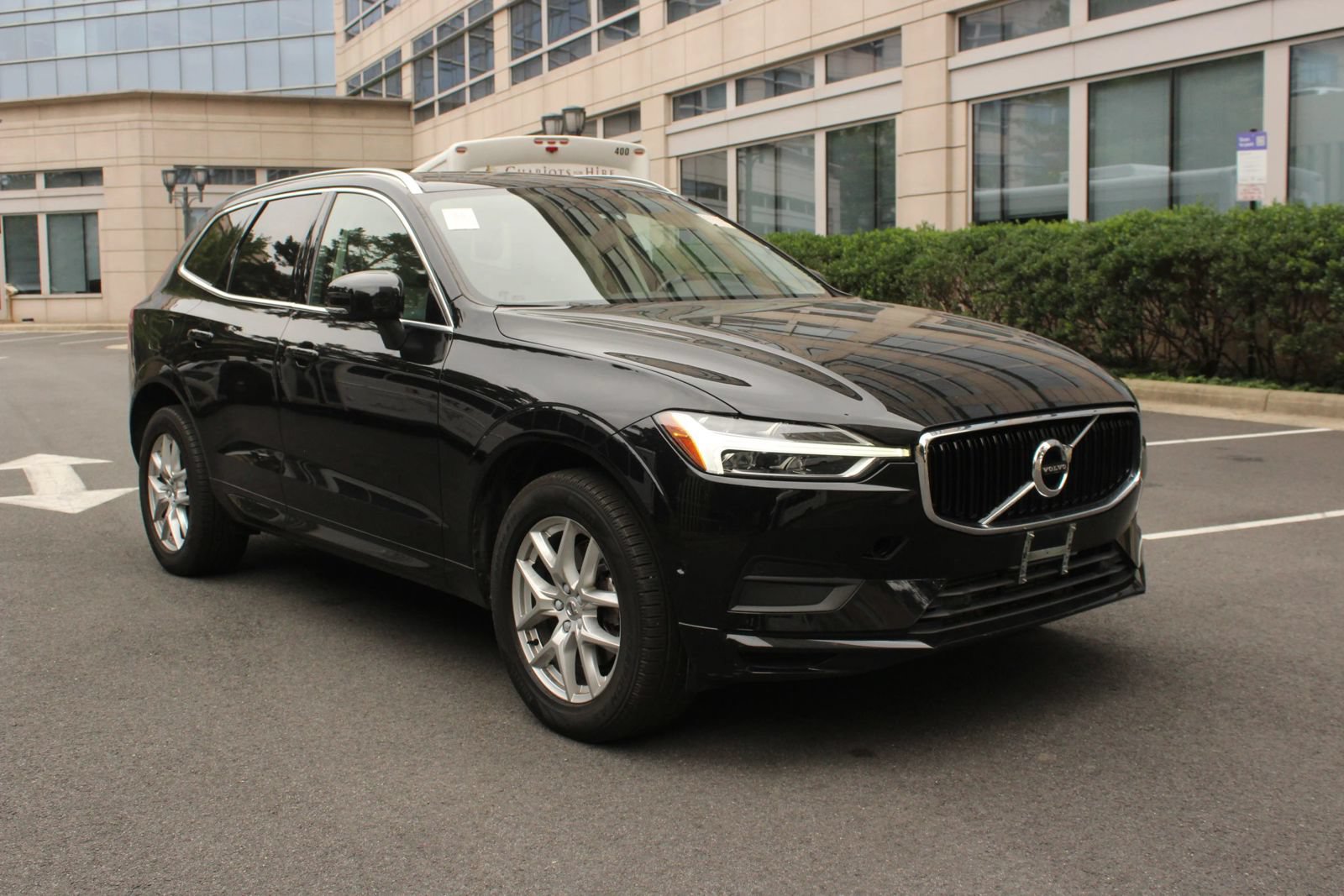 Used 2019 Volvo XC60 T5 Momentum w/ Multimedia Package AWD/4WD image 1