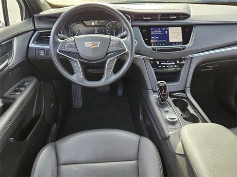 Certified 2025 Cadillac XT5 Premium Luxury image 8