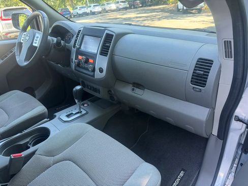Used 2020 Nissan Frontier SV RWD image 22