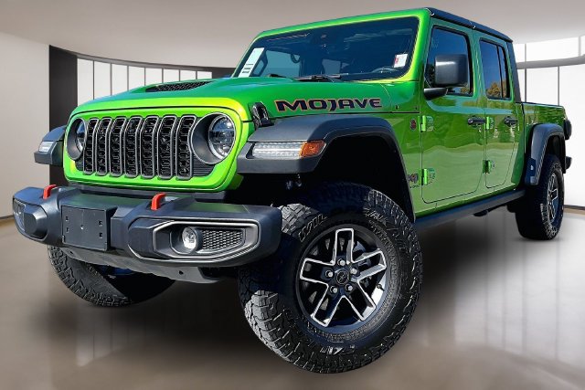 Used 2025 Jeep Gladiator Mojave w/ Convenience Group AWD/4WD image 1