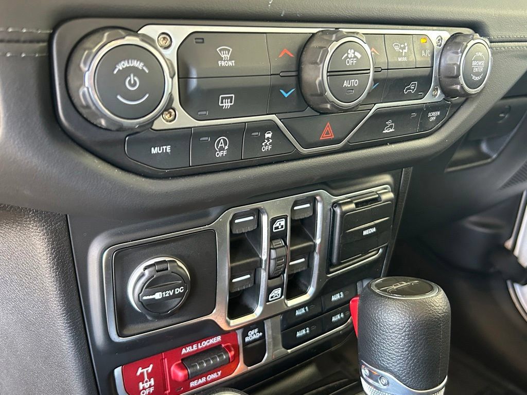 Used 2026 Jeep Gladiator Mojave AWD/4WD image 34