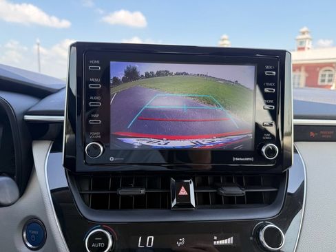 Used 2021 Toyota Corolla LE FWD image 16