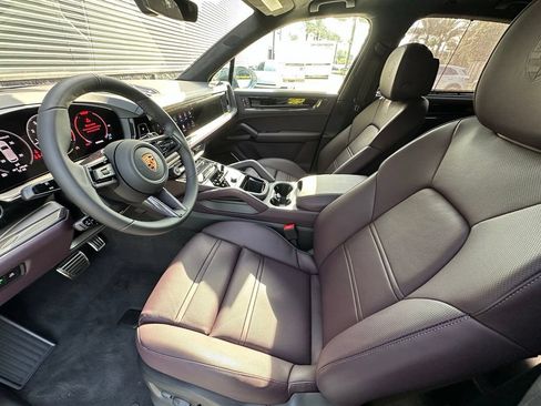 Used 2026 Porsche Cayenne GTS AWD/4WD image 4
