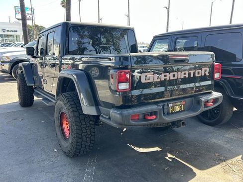 Used 2021 Jeep Gladiator Rubicon w/ Cold Weather Group AWD/4WD image 3
