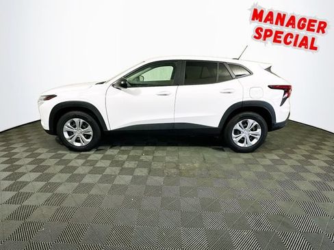 Used 2025 Chevrolet Trax LS FWD image 5