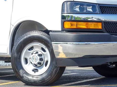 New 2026 Chevrolet Express 2500 w/ Communications Package RWD image 4