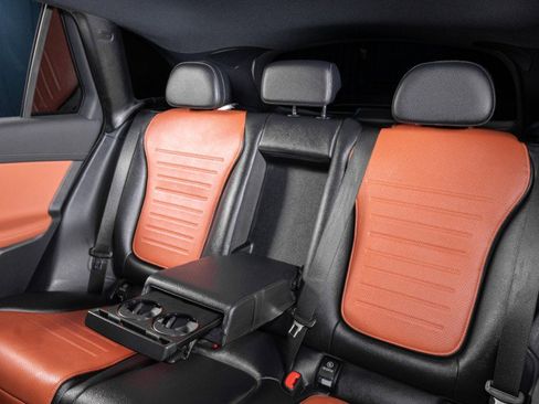 New 2026 Mercedes-Benz GLC 300 image 30