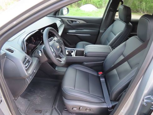 New 2026 Chevrolet Traverse LT w/ Driver Confidence Package AWD/4WD image 20