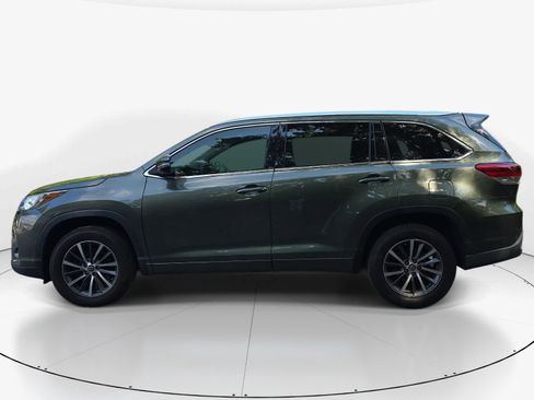 Used 2017 Toyota Highlander XLE FWD image 7