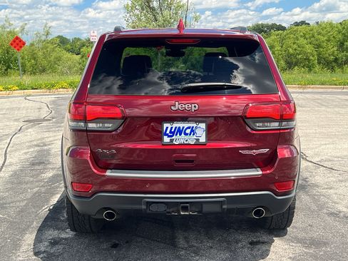 Used 2017 Jeep Grand Cherokee Trailhawk AWD/4WD image 3