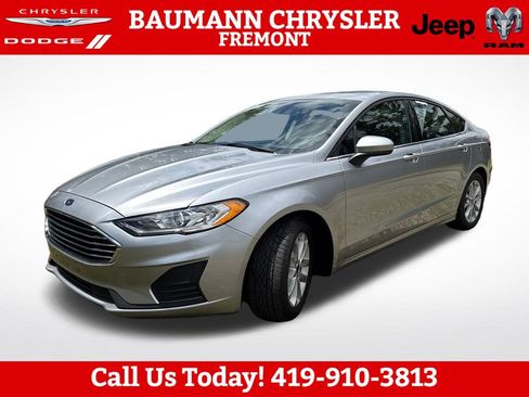 Used 2020 Ford Fusion SE FWD image 2