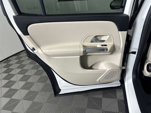 Certified 2022 Mercedes-Benz GLB 250 image 23