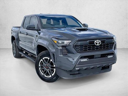 Used 2025 Toyota Tacoma TRD Sport image 12