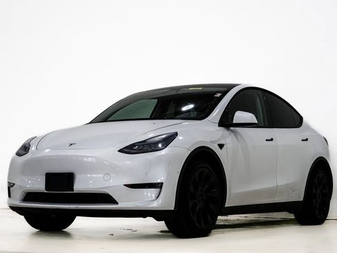 Used 2021 Tesla Model Y Long Range image 3
