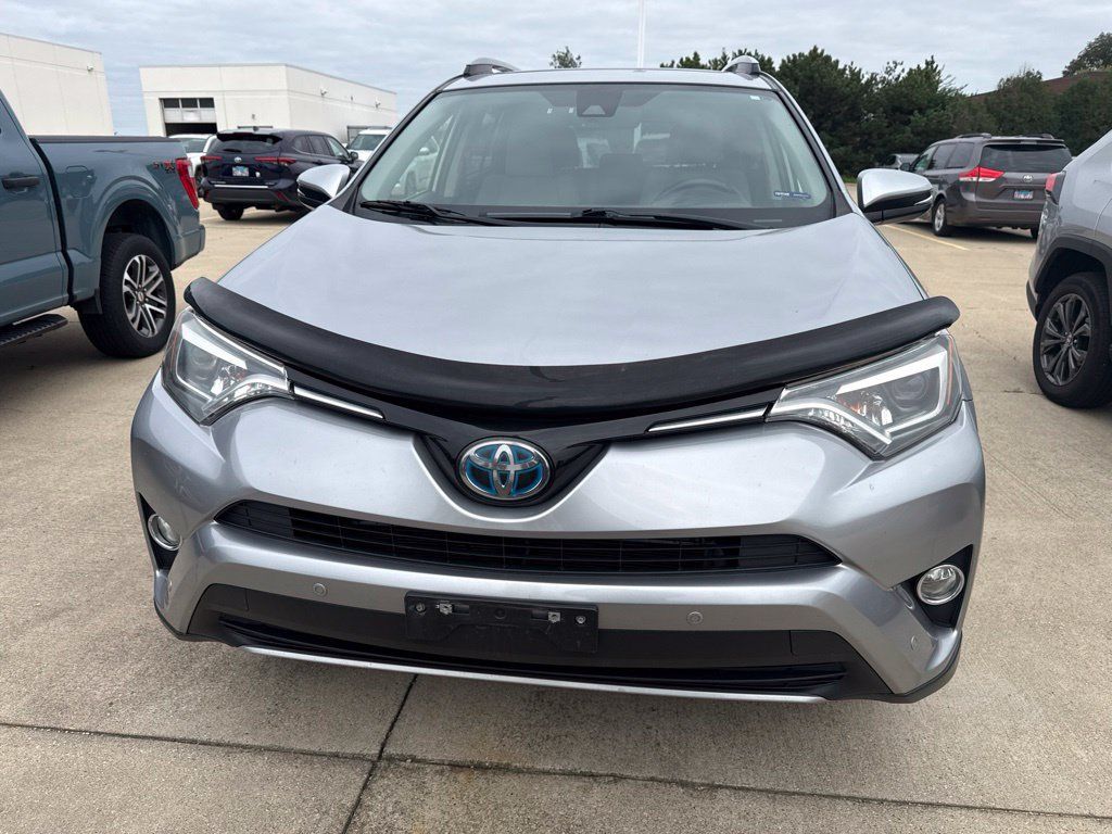 Used 2017 Toyota RAV4 Limited AWD/4WD image 3