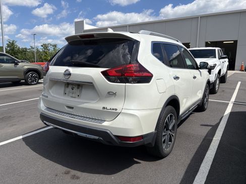 Used 2017 Nissan Rogue SL w/ SL Premium Package AWD/4WD image 6