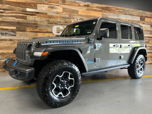 Used 2022 Jeep Wrangler Unlimited Rubicon 4xe w/ Cold Weather Group AWD/4WD image 18