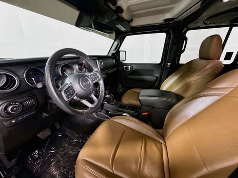 Used 2021 Jeep Wrangler Unlimited Sahara w/ Cold Weather Group AWD/4WD image 9