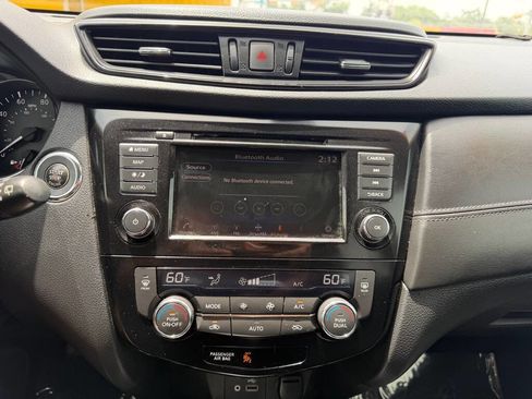 Used 2020 Nissan Rogue SL w/ Premium Package FWD image 20