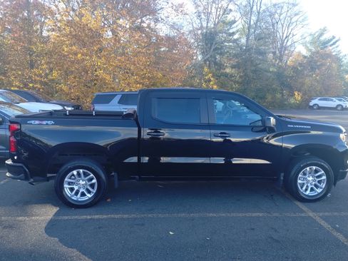 Used 2024 Chevrolet Silverado 1500 RST image 2